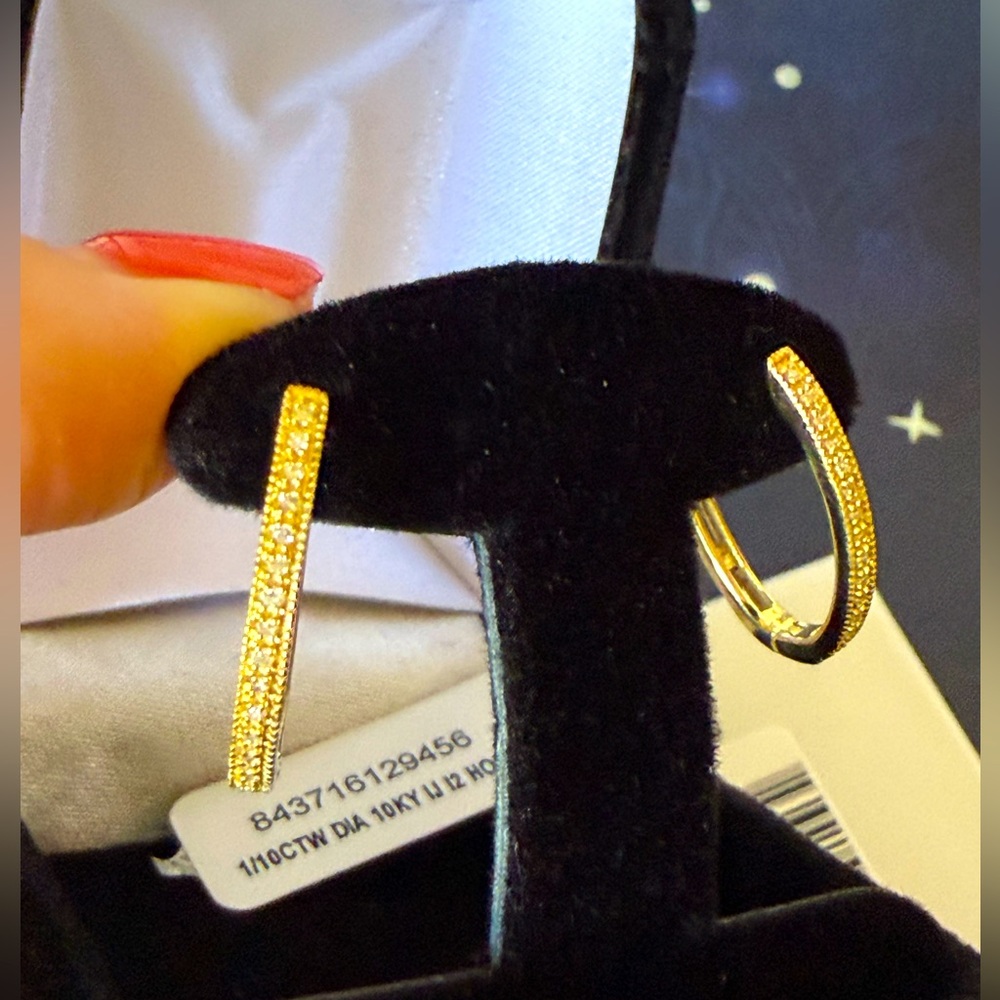 New Macy’s Pure Yellow Gold 10K Genuine Diamonds Small Oval Hoops Earrings